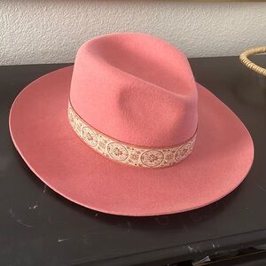 Olive & Pique wide brim hat